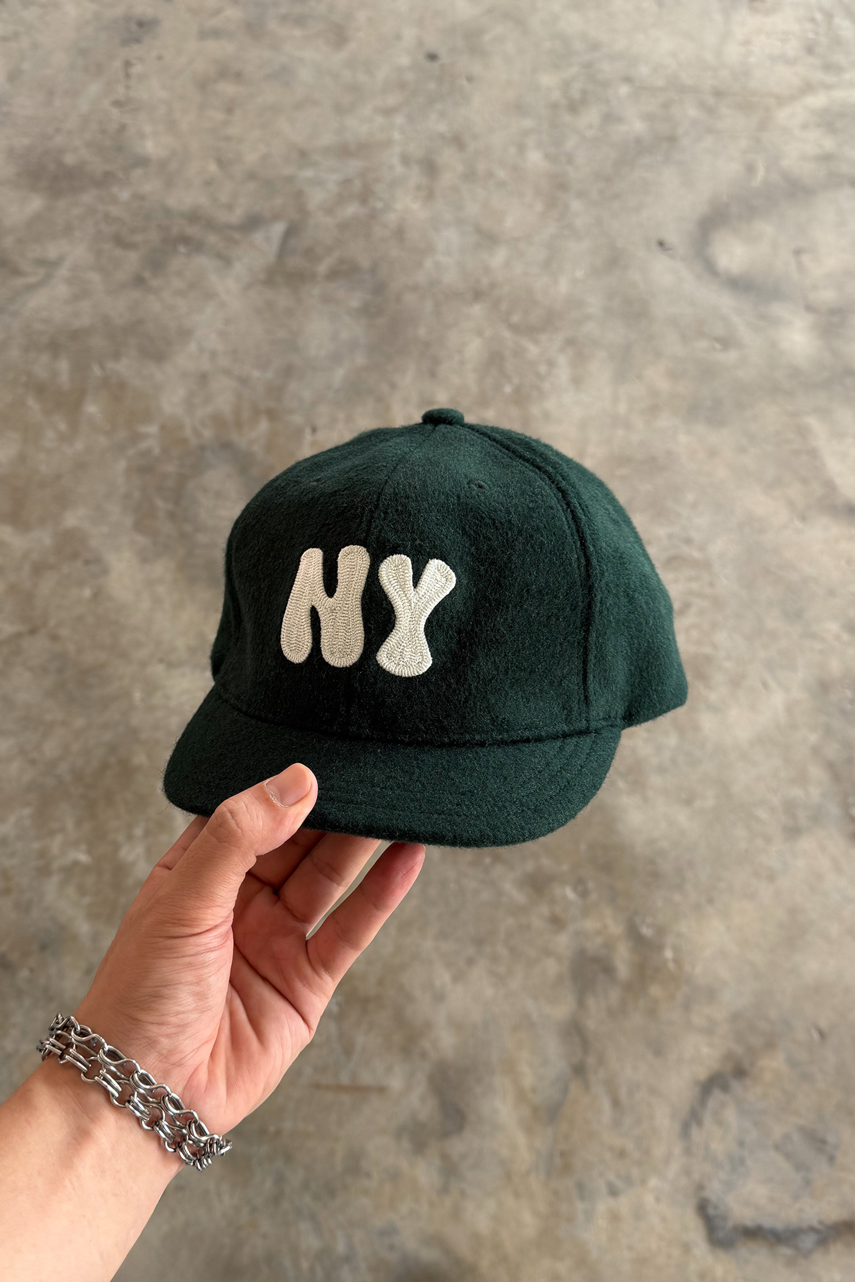 SHORT BRIM “NY” WOOL HAT